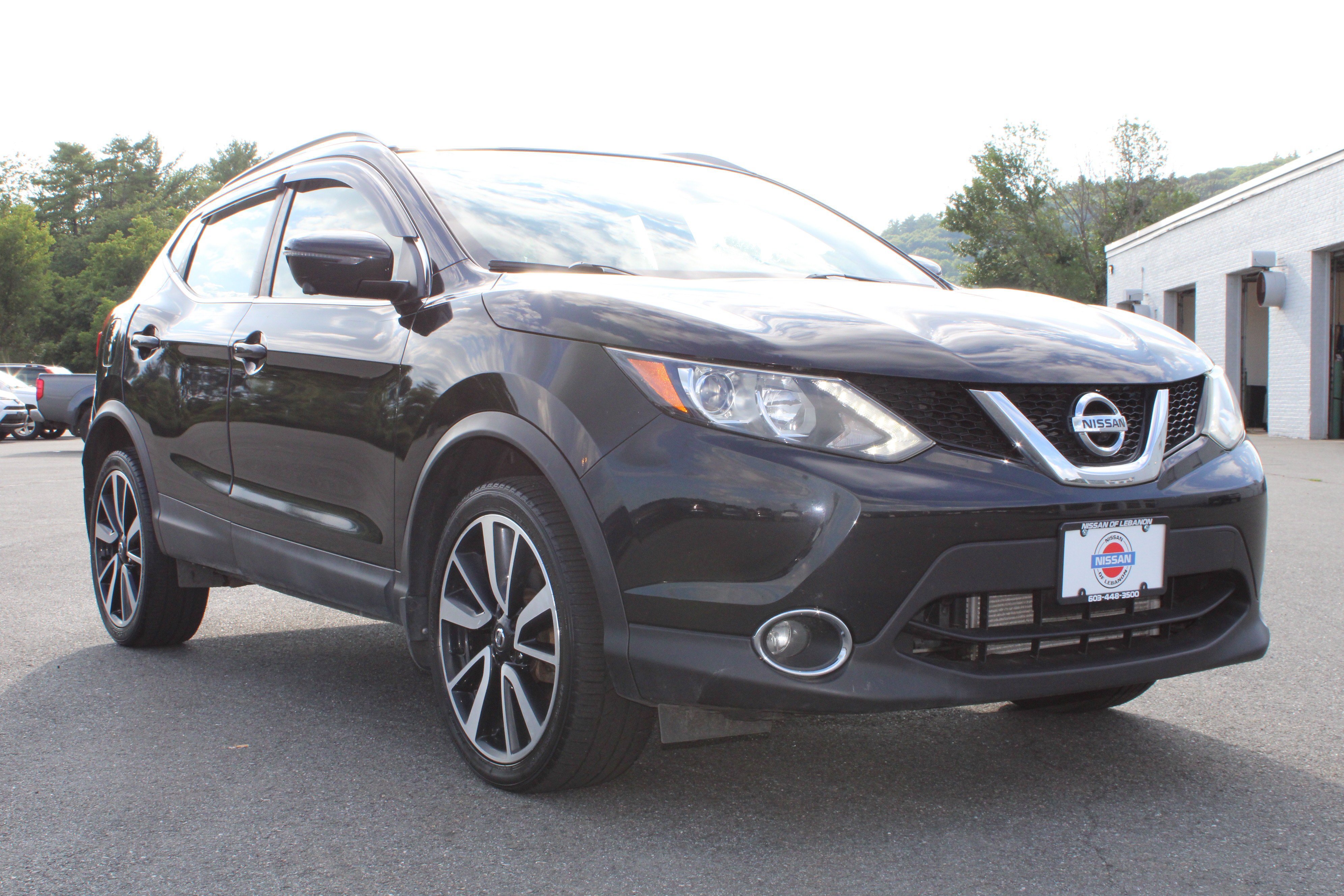 Used 2017 Nissan Rogue Sport SL AWD/4WD image 4