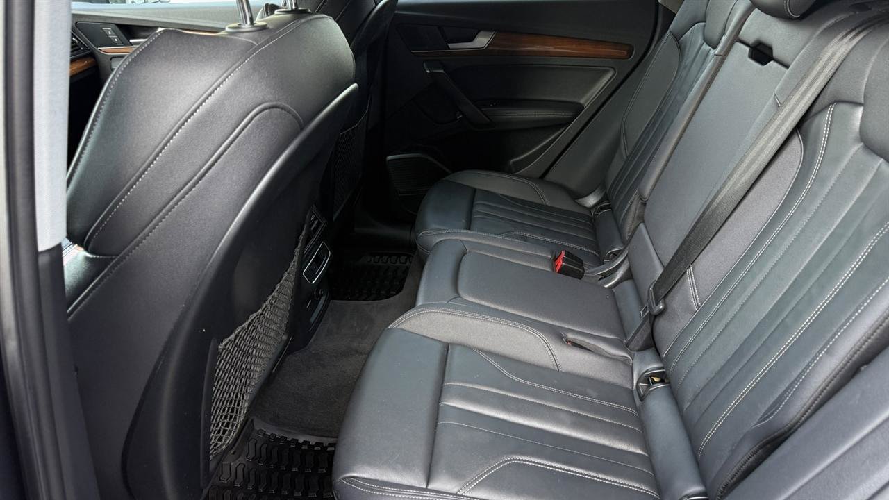 Used 2022 Audi Q5 e Premium Plus w/ Premium Plus Package AWD/4WD image 31