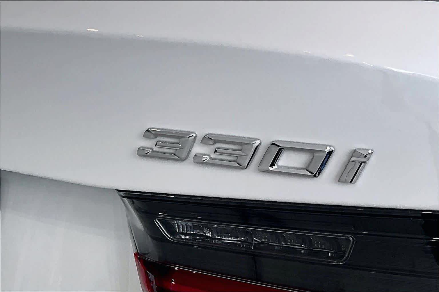 Used 2026 BMW 330i Sedan RWD image 9