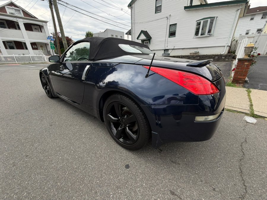 Used 2007 Nissan 350Z Touring RWD image 4