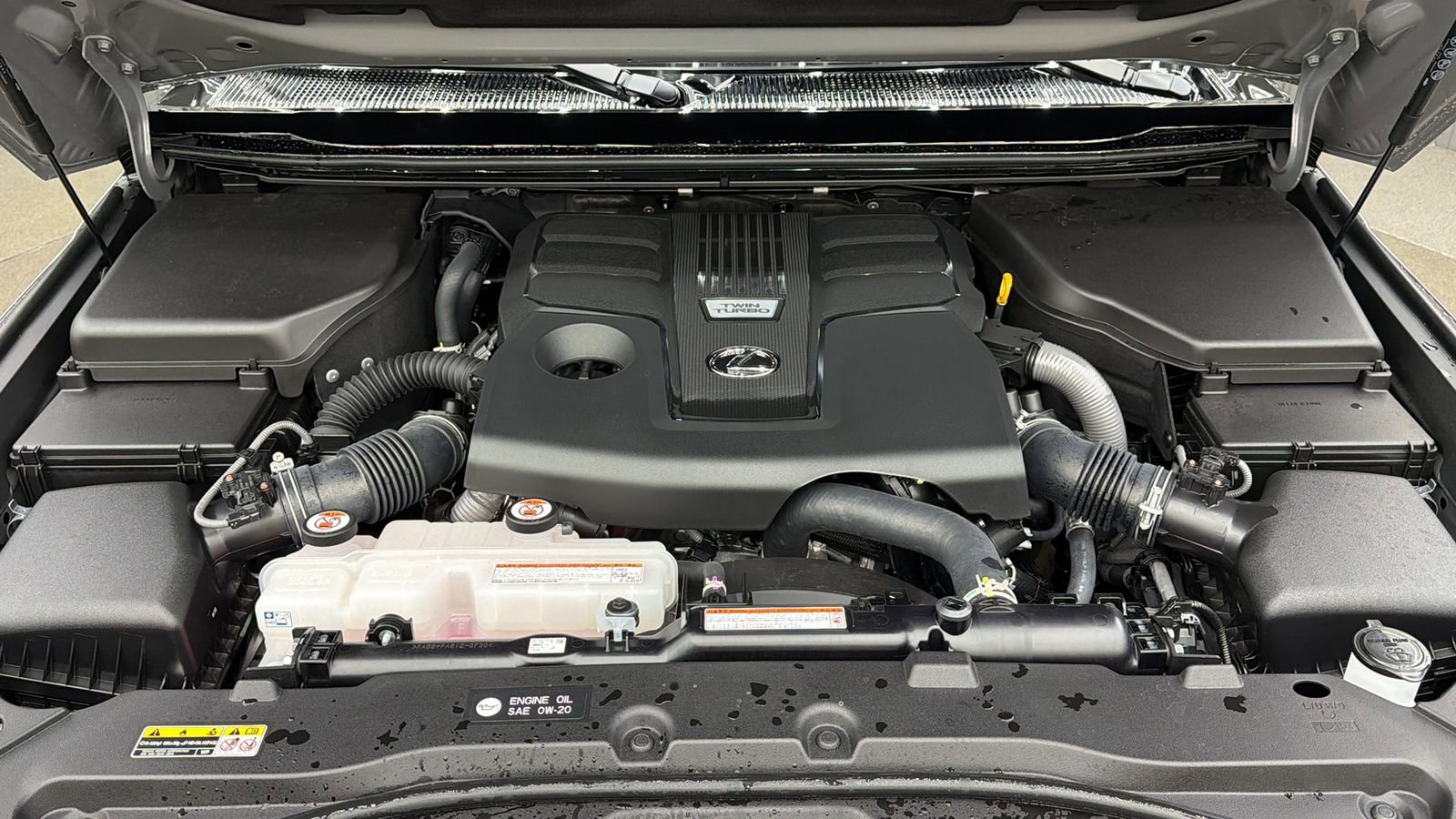 Used 2026 Lexus GX 550 w/ Accessory Package (2T) image 16