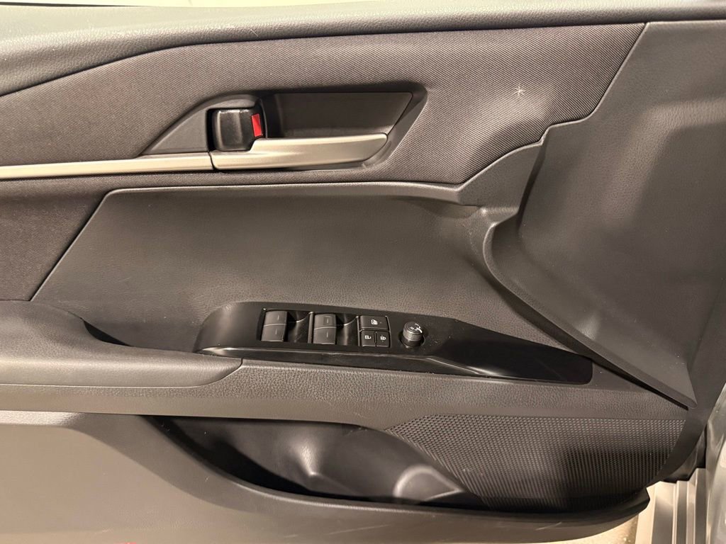 Used 2025 Toyota Camry LE image 13