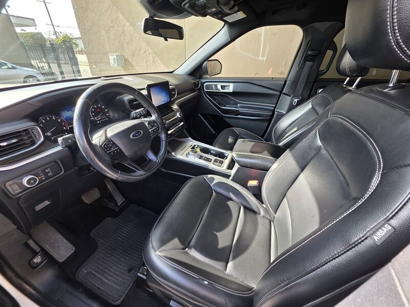 Used 2020 Ford Explorer XLT w/ Equipment Group 202A RWD image 12
