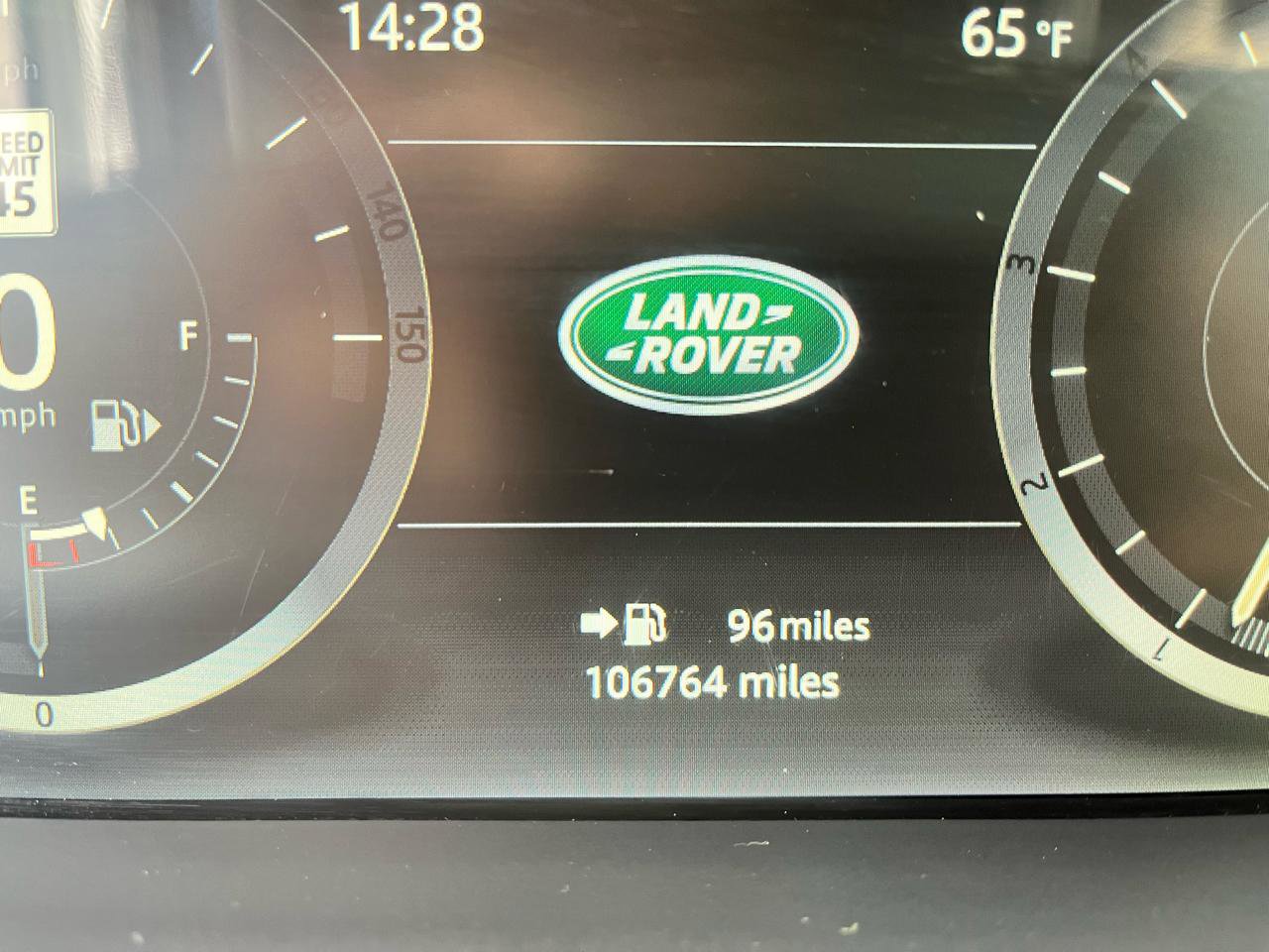 Used 2017 Land Rover Range Rover Sport HSE image 23