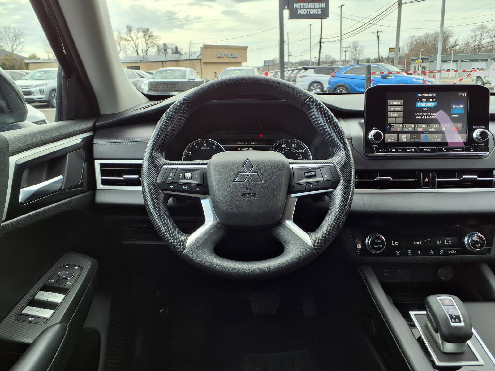 Used 2024 Mitsubishi Outlander ES image 15