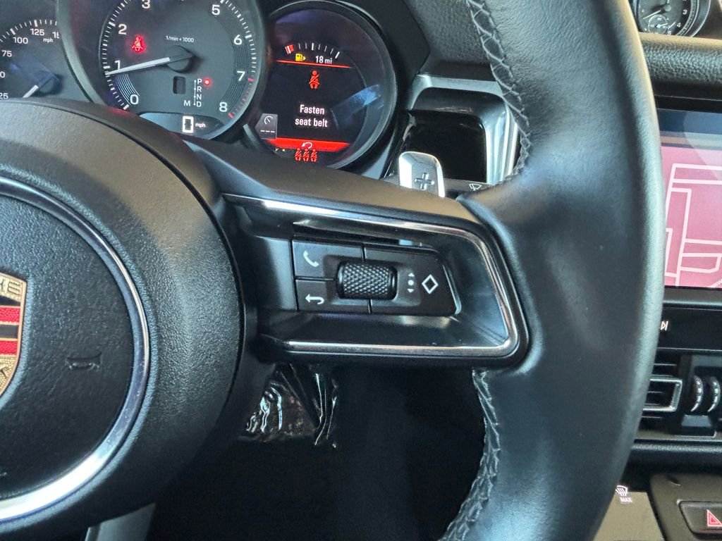 Used 2023 Porsche Macan image 11
