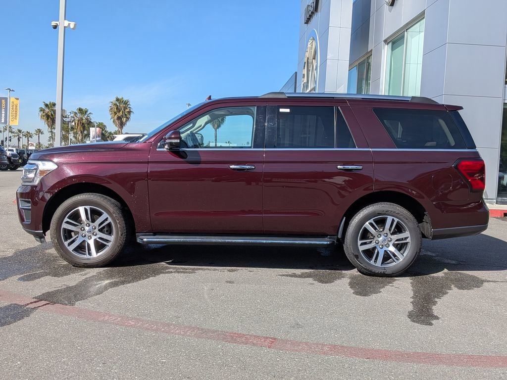 Used 2023 Ford Expedition Limited image 2