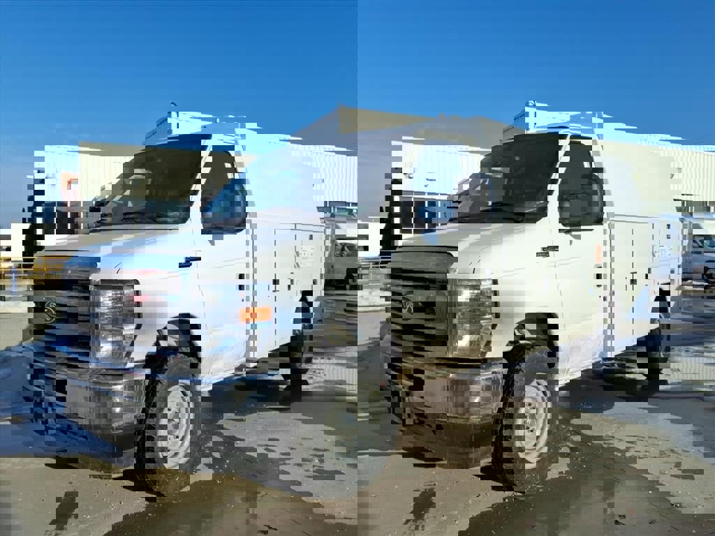 New 2026 Ford E-350 and Econoline 350 Super Duty w/ Power Equipment Group image 25