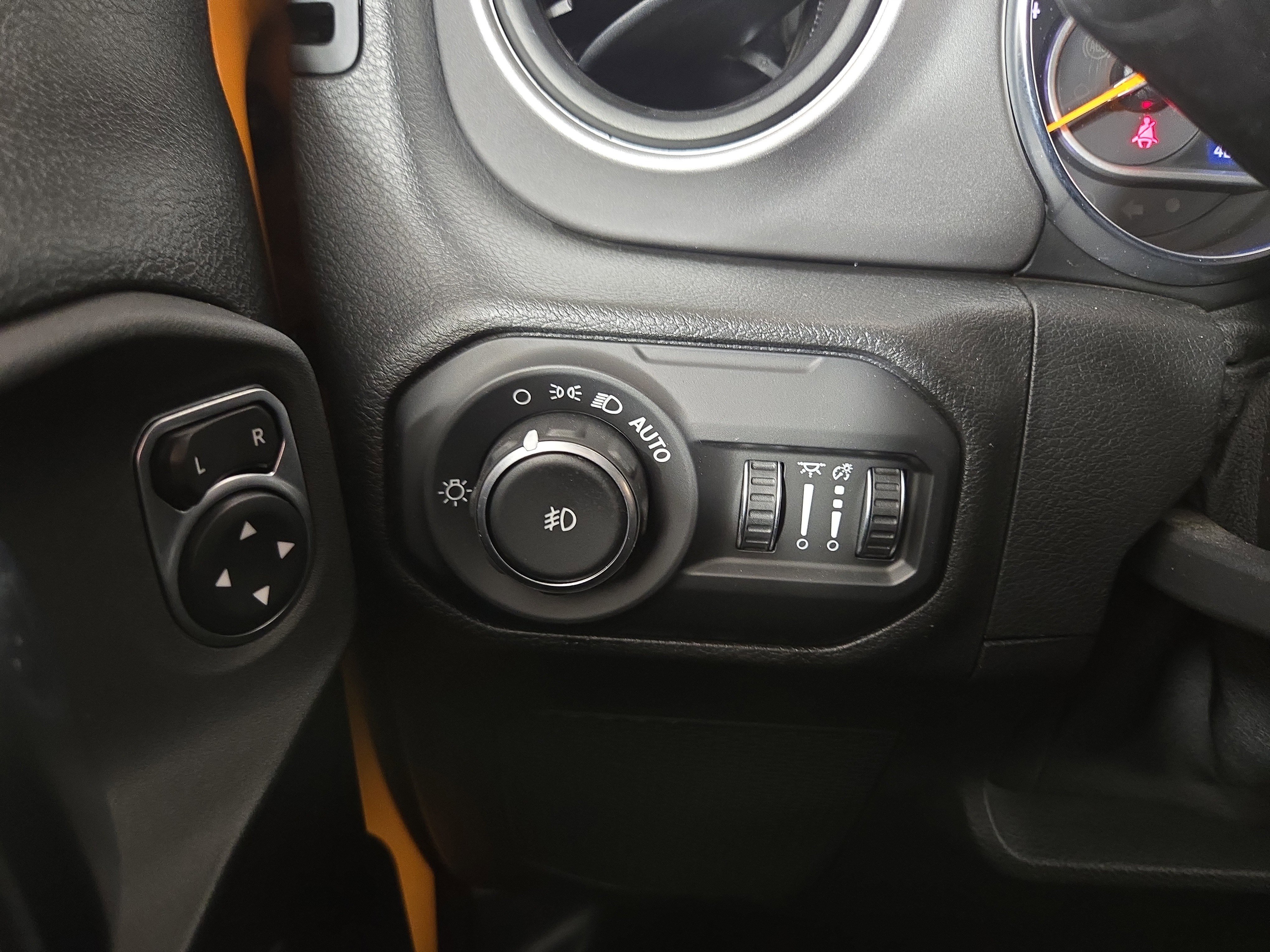 Used 2021 Jeep Wrangler Unlimited Sport image 29