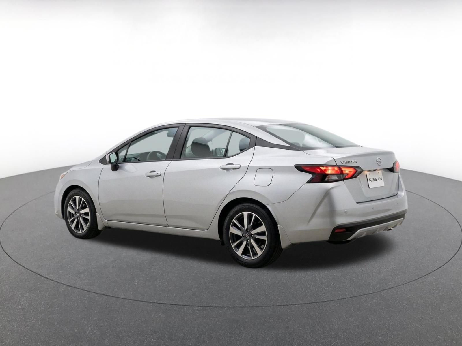 Used 2025 Nissan Versa SV FWD image 7