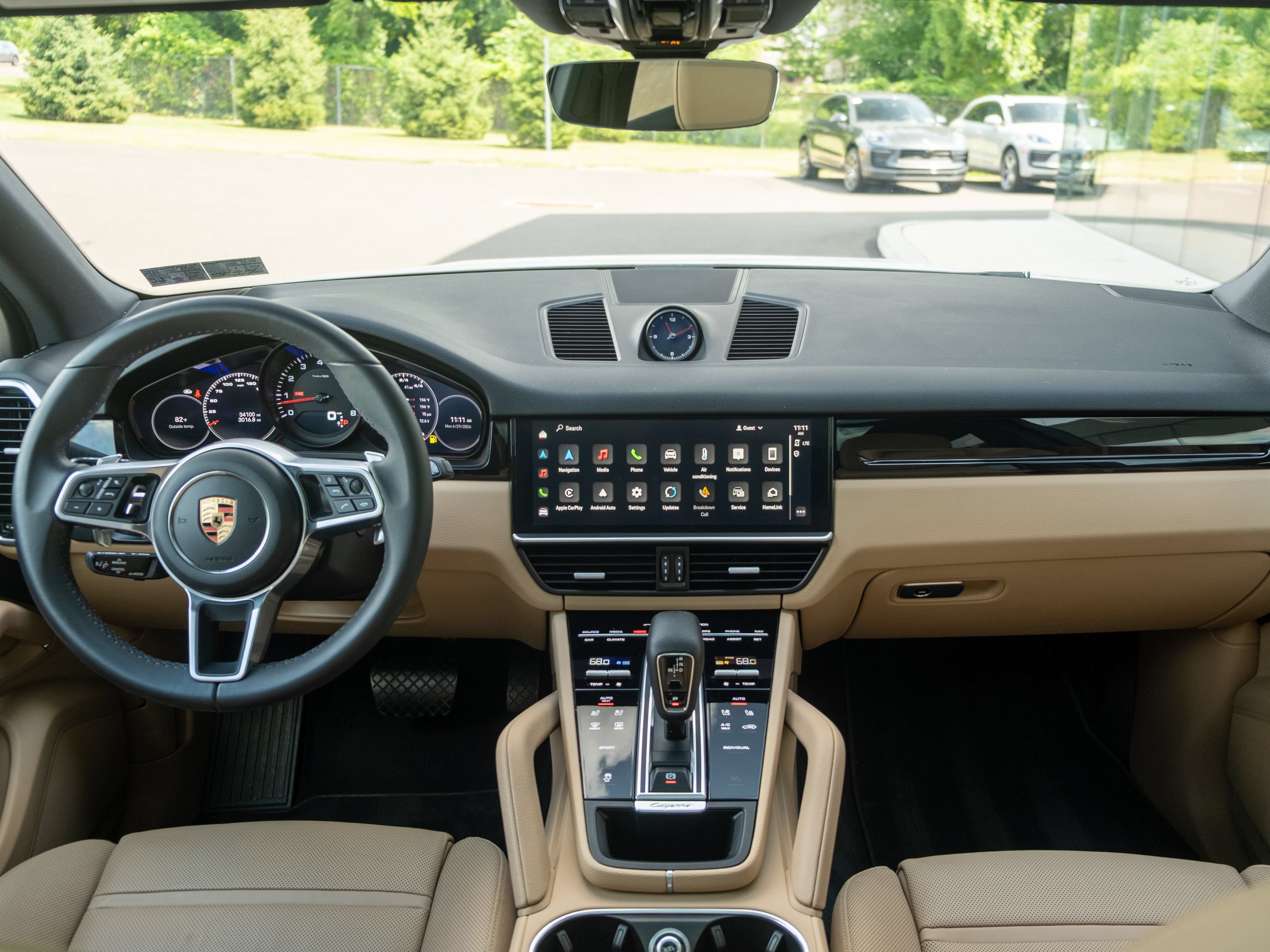 Certified 2023 Porsche Cayenne AWD/4WD image 6