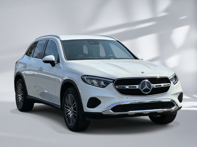 Used 2025 Mercedes-Benz GLC 300 4MATIC image 6