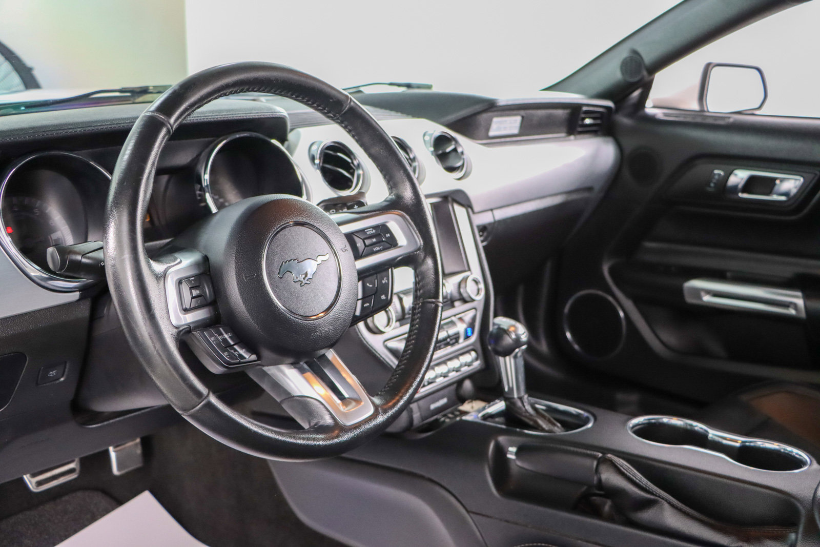 Used 2017 Ford Mustang GT Premium w/ Equipment Group 401A image 22