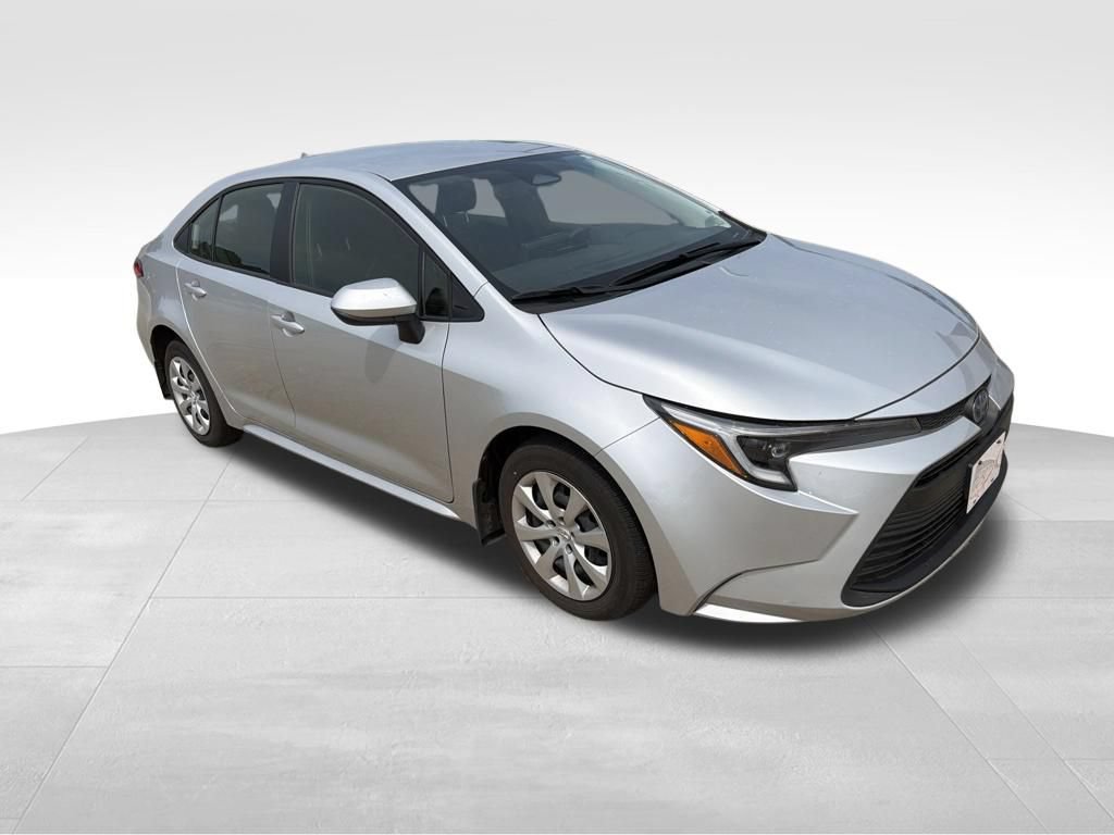 Used 2025 Toyota Corolla LE FWD video 2