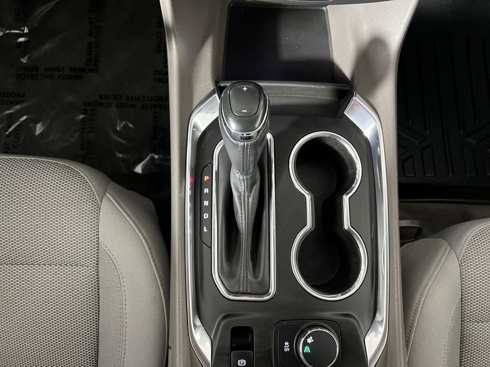 Used 2020 Chevrolet Traverse LT FWD image 19