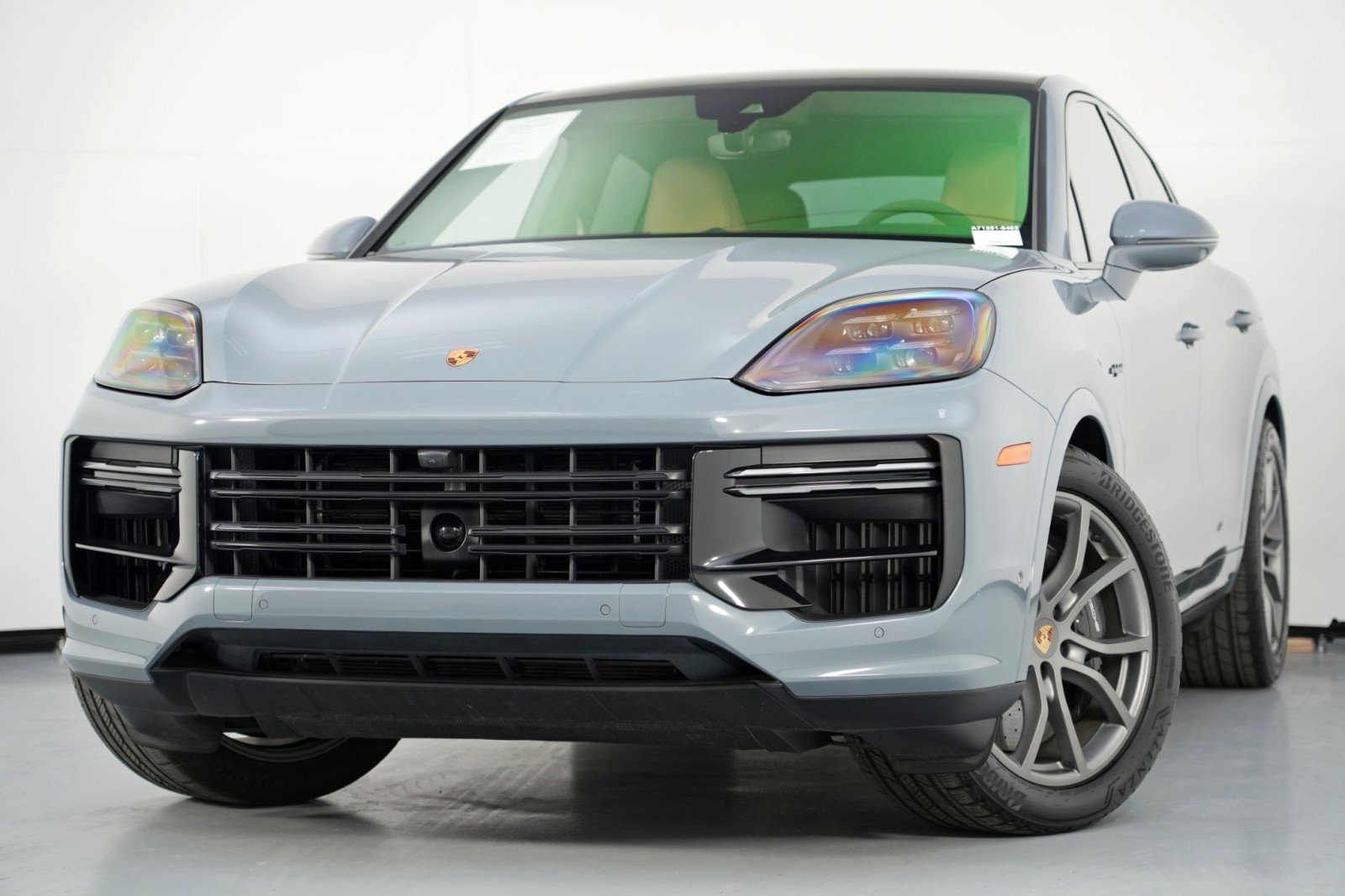 Used 2024 Porsche Cayenne Turbo AWD/4WD image 3