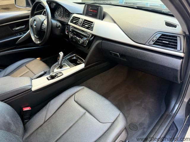 Used 2018 BMW 320i Sedan image 16