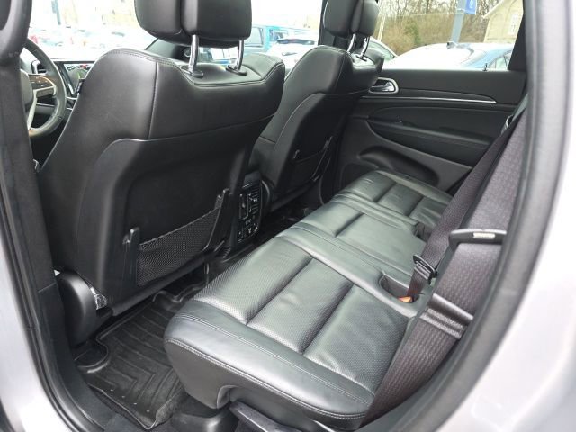 Used 2020 Jeep Grand Cherokee Limited w/ Luxury Group II image 16