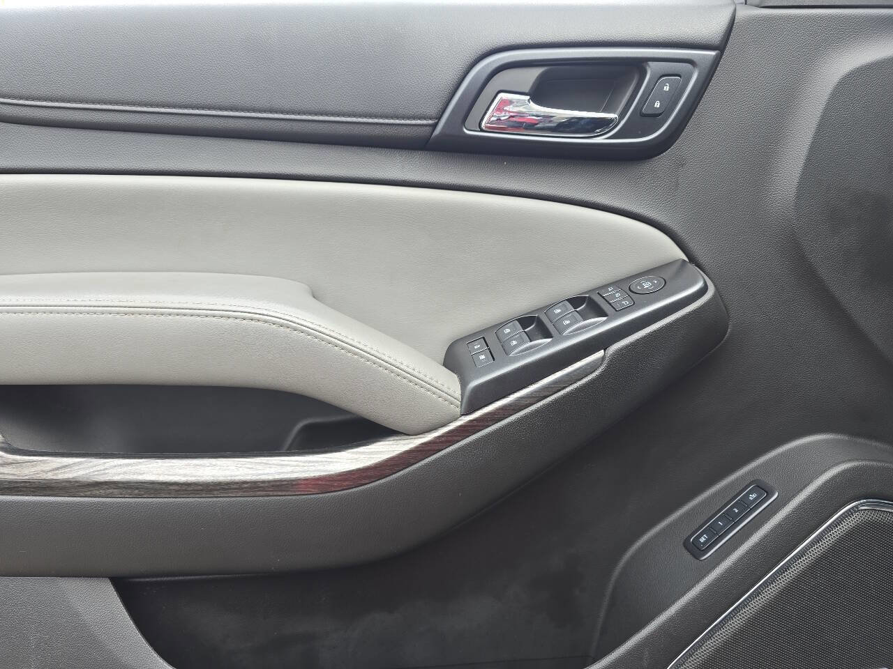 Used 2015 Chevrolet Tahoe LT image 10