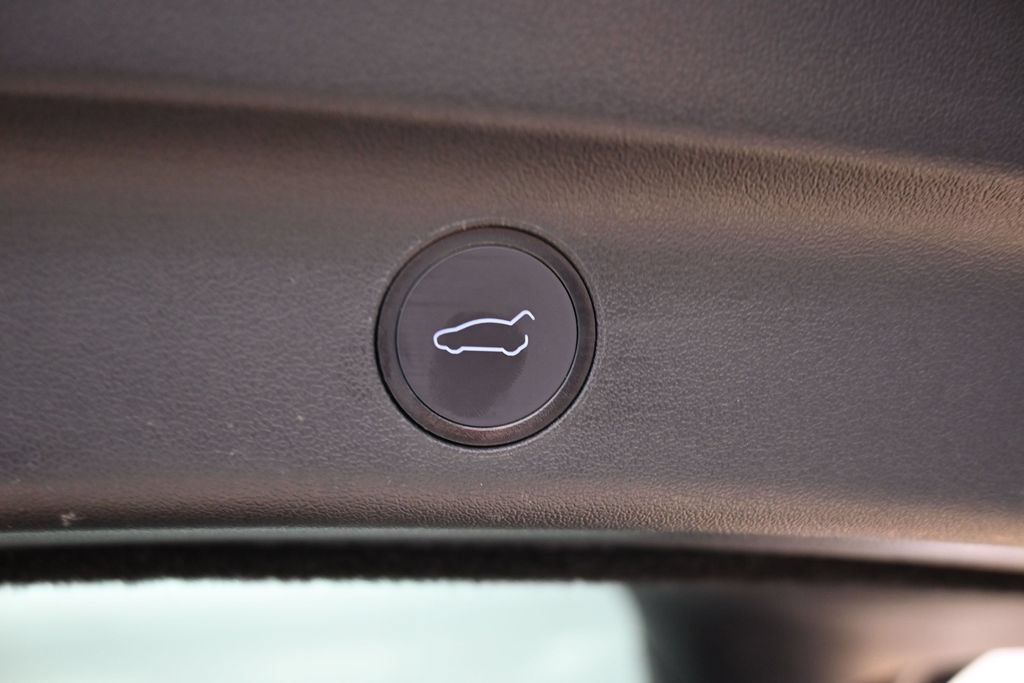 Used 2021 Tesla Model Y Performance AWD/4WD image 15