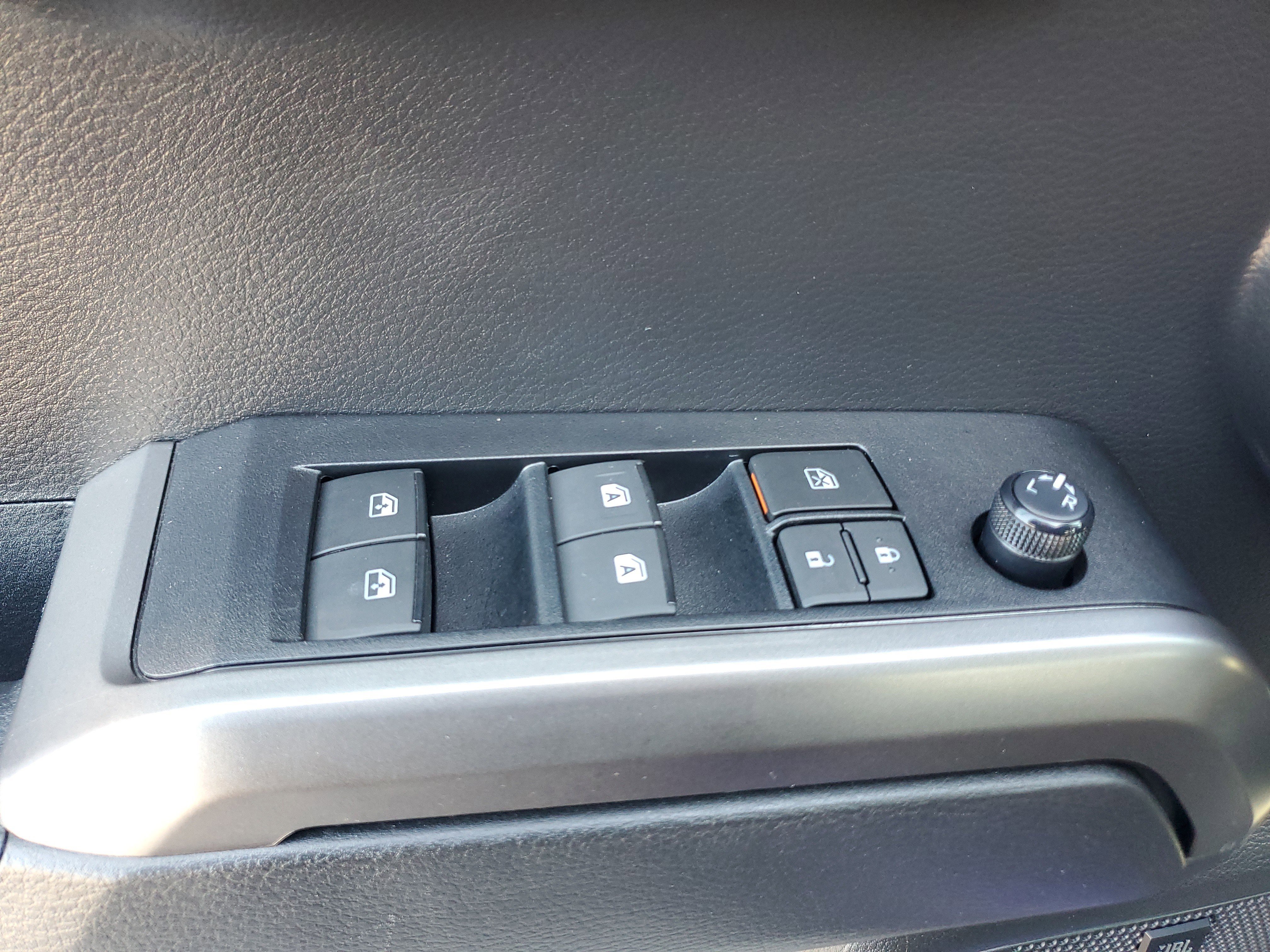 Used 2022 Toyota Tacoma Limited image 27