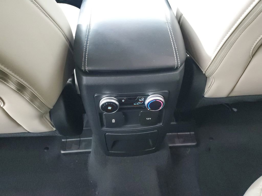 Used 2022 Ford Explorer XLT w/ Equipment Group 202A RWD image 14