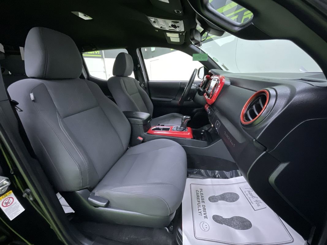 Used 2019 Toyota Tacoma TRD Off-Road w/ Technology Package image 27