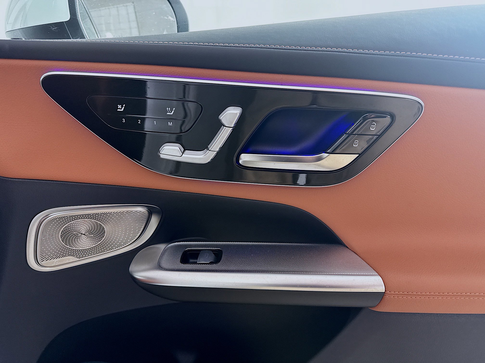 Used 2023 Mercedes-Benz GLC 300 4MATIC w/ Exclusive Trim Package image 31