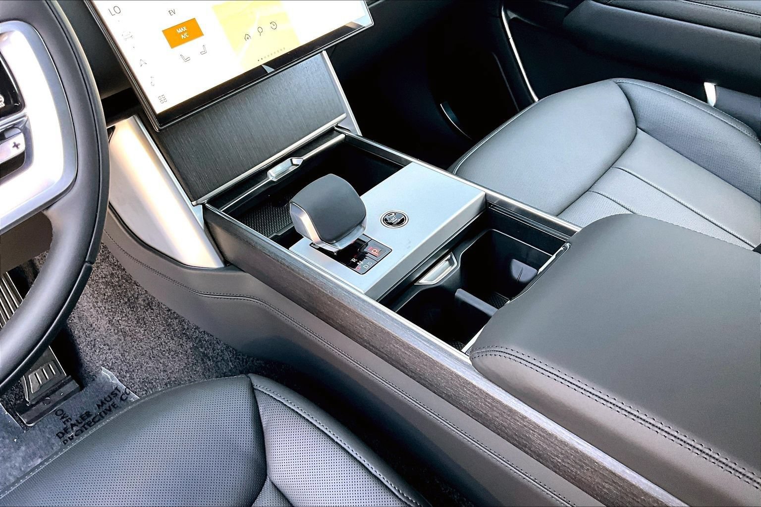 New 2026 Land Rover Range Rover SE AWD/4WD image 8