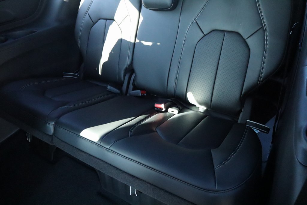 New 2026 Chrysler Pacifica Select w/ S Appearance Package FWD image 12