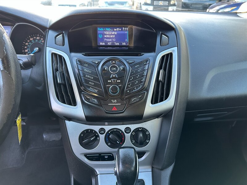 Used 2012 Ford Focus SE FWD image 18