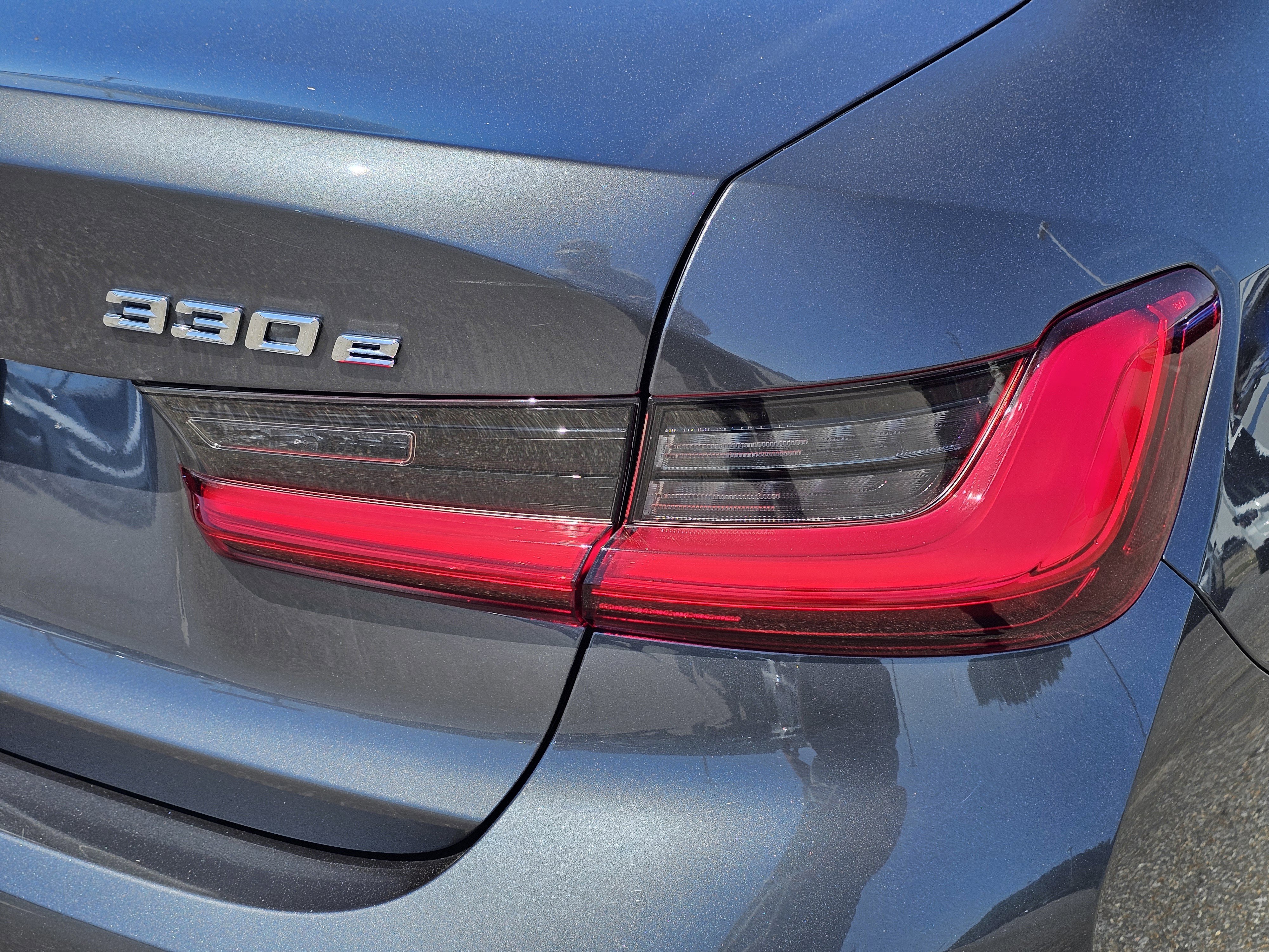 Used 2021 BMW 330e w/ Convenience Package image 9