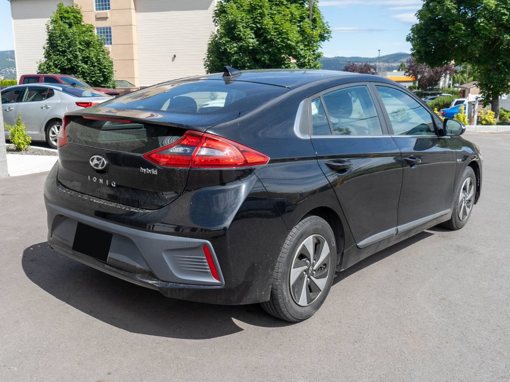 Used 2017 Hyundai Ioniq SEL FWD image 7