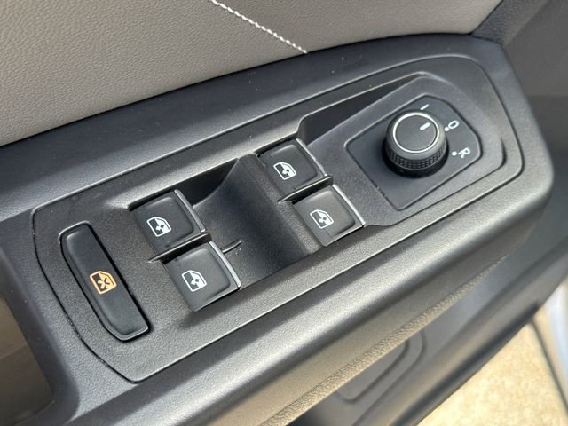 Used 2023 Volkswagen Atlas Cross Sport SE w/ Panoramic Sunroof Package FWD image 19