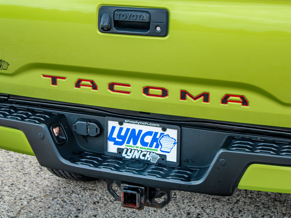 Used 2023 Toyota Tacoma TRD Off-Road w/ TRD Premium Off Road Package AWD/4WD image 16
