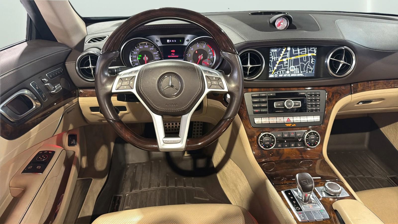 Used 2014 Mercedes-Benz SL 550 image 31