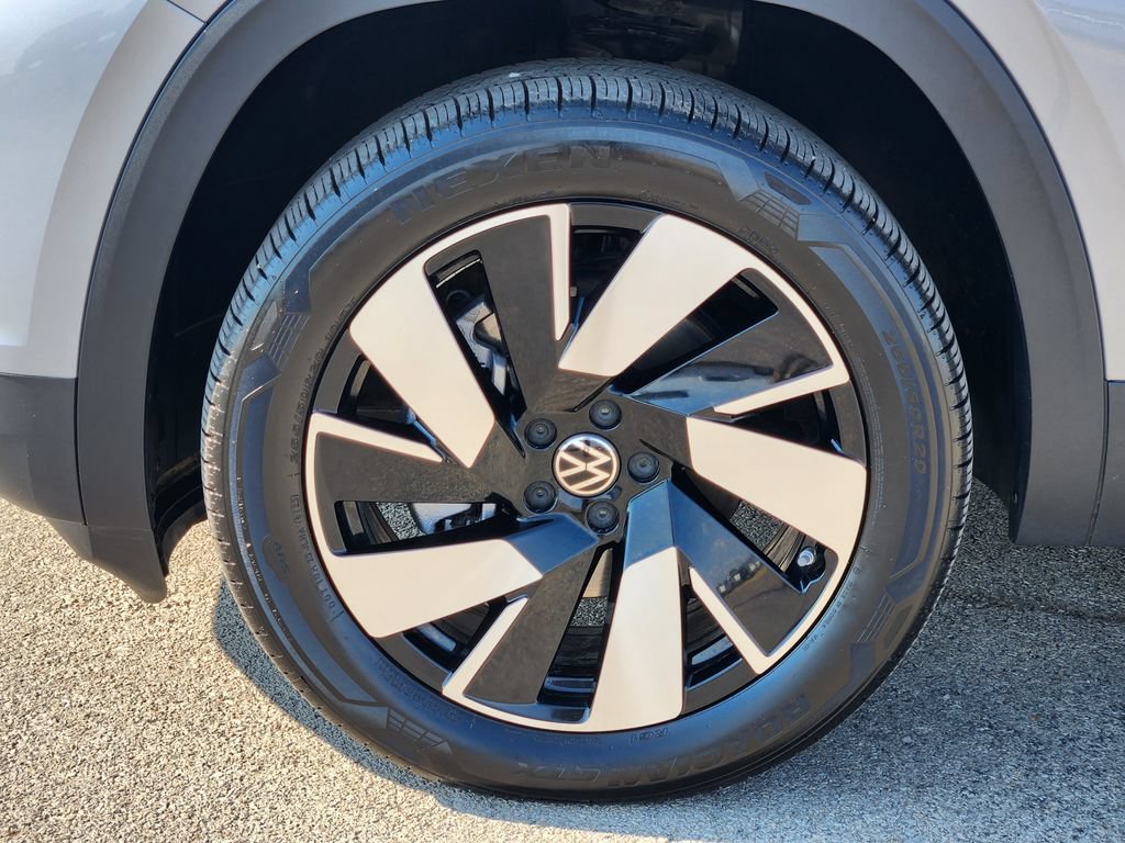 Used 2026 Volkswagen Atlas Cross Sport SE FWD image 10