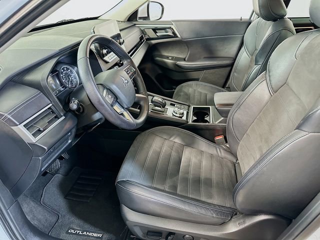 Used 2023 Mitsubishi Outlander SE image 9