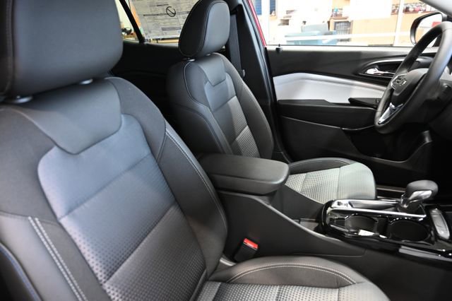 New 2026 Chevrolet Trax LT w/ Driver Confidence Package FWD image 8