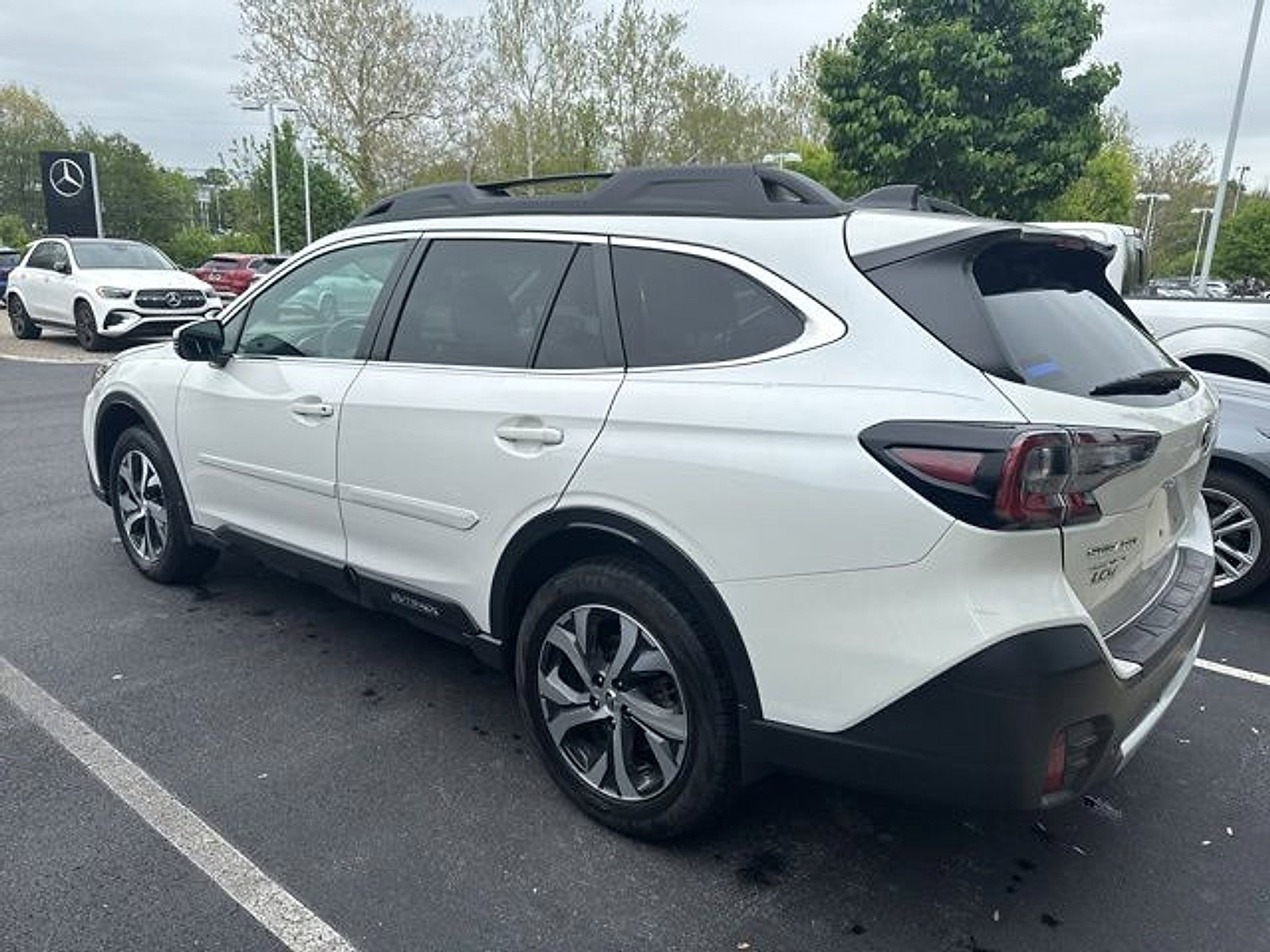 Used 2021 Subaru Outback Limited w/ Popular Package #2 AWD/4WD image 2