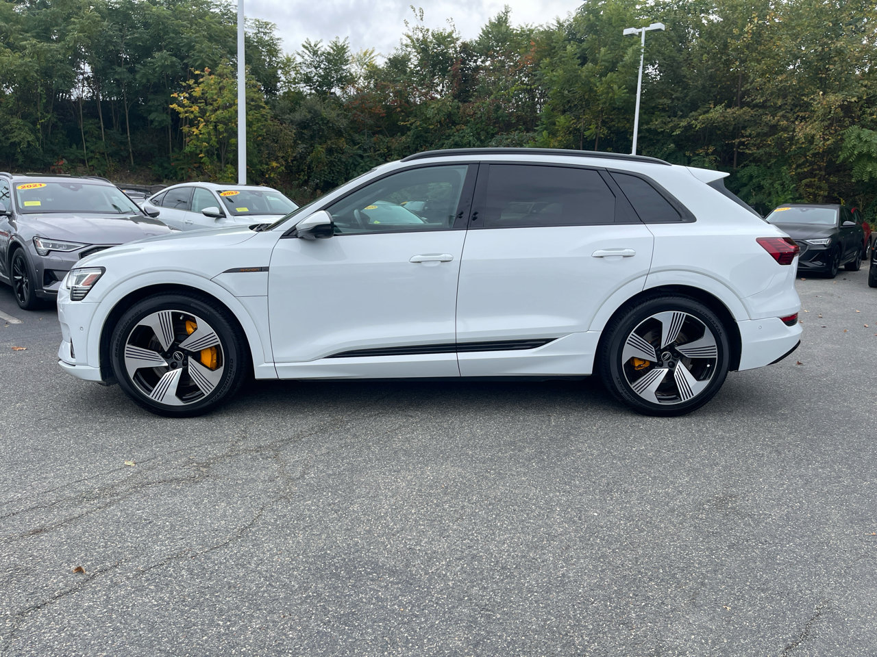 Used 2023 Audi e-tron Premium Plus w/ Premium Plus Package image 8