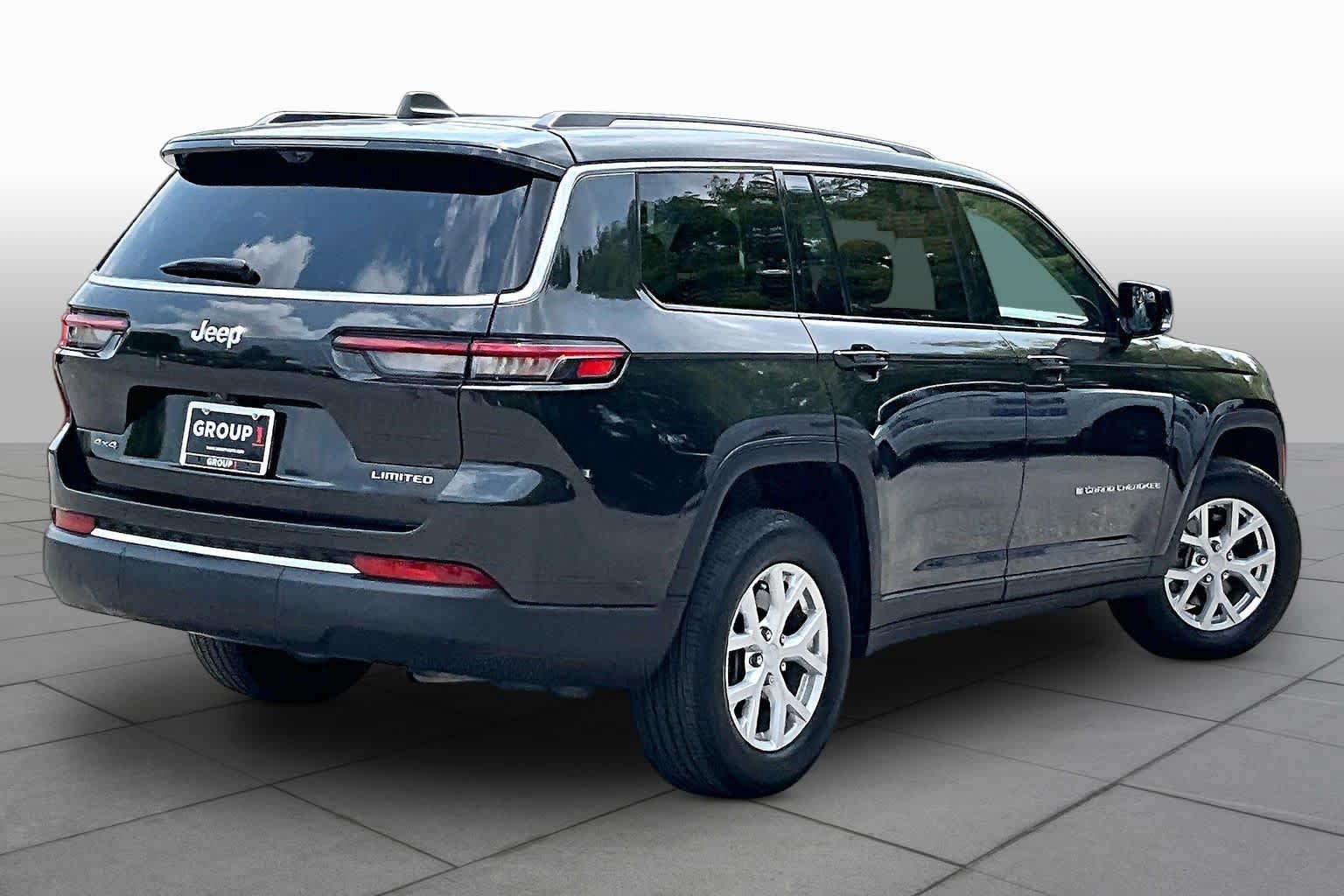 Used 2023 Jeep Grand Cherokee L Limited w/ Luxury Tech Group II AWD/4WD image 13