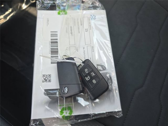 Used 2026 Volkswagen Taos SE FWD image 24