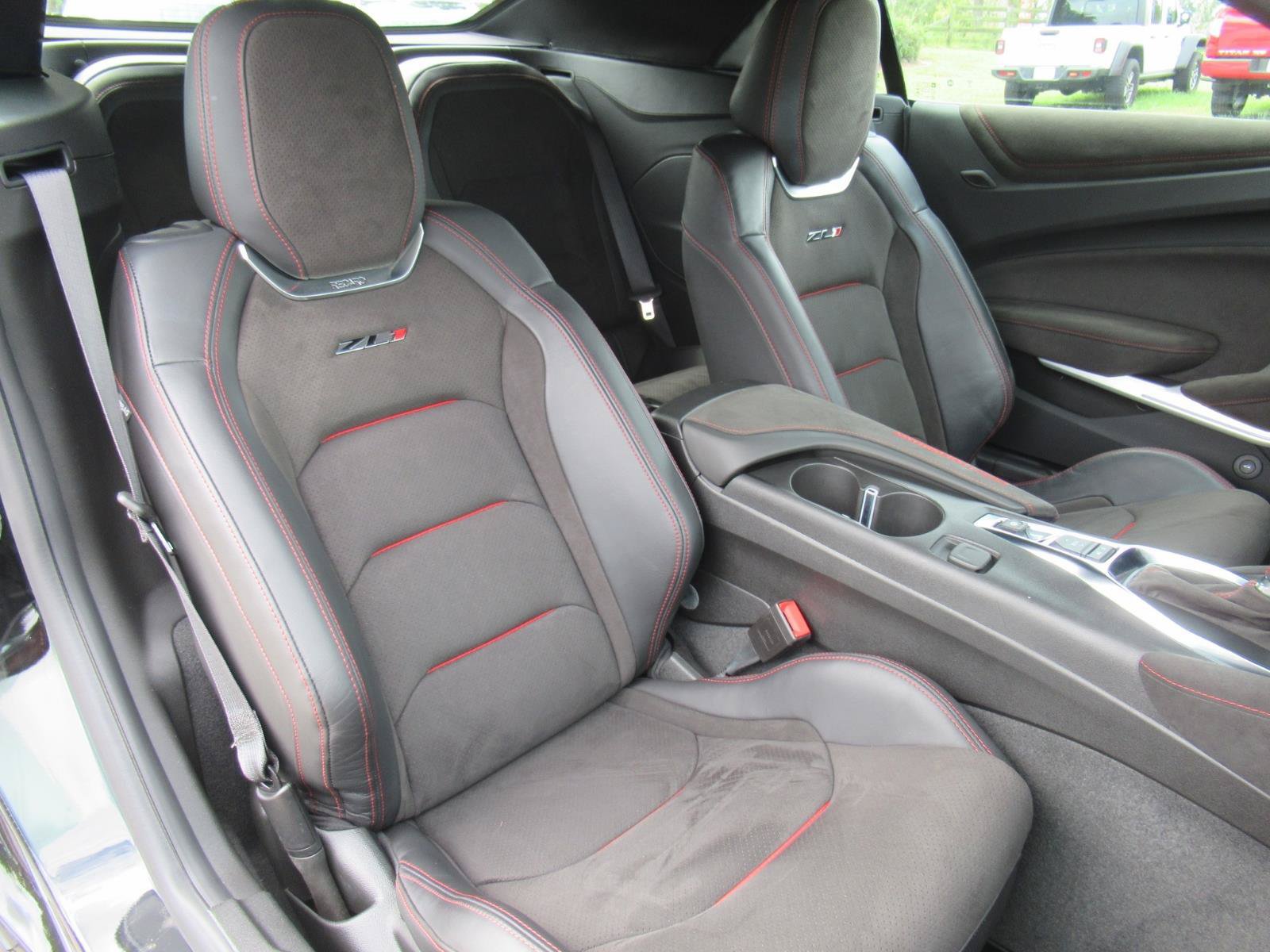 Used 2022 Chevrolet Camaro ZL1 w/ LPO, ZL1 Protection Package RWD image 9