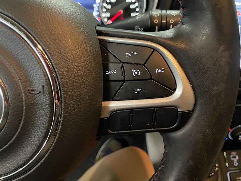Used 2020 Jeep Compass Limited AWD/4WD image 11