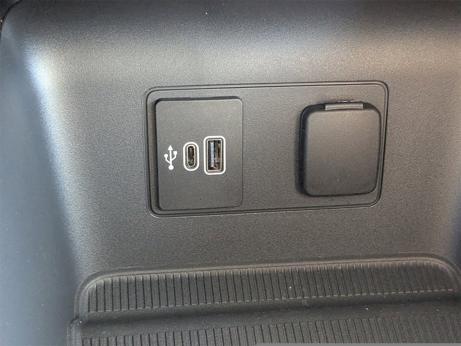 New 2026 Ford Explorer Active image 25