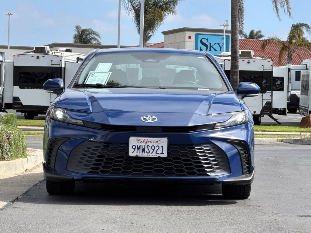 Used 2025 Toyota Camry SE FWD image 9