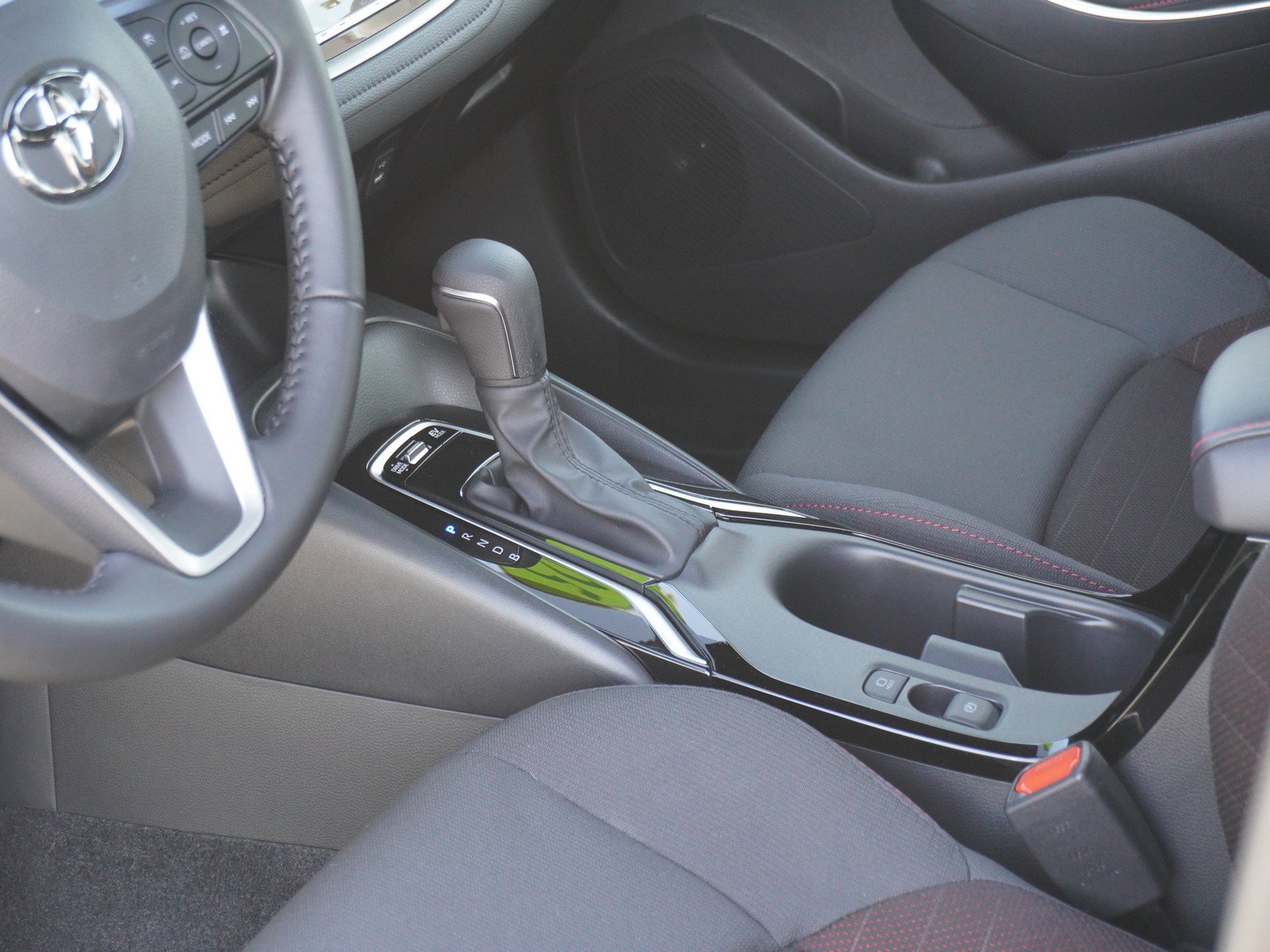 Used 2025 Toyota Corolla SE AWD/4WD image 20