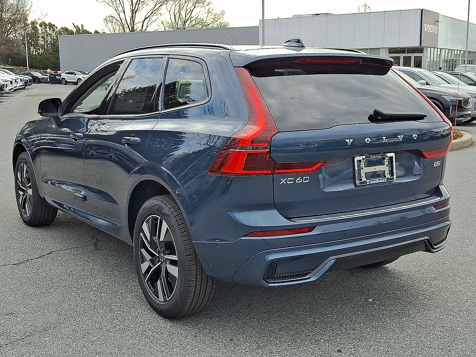 New 2026 Volvo XC60 B5 Plus w/ Protection Package Premier AWD/4WD image 3