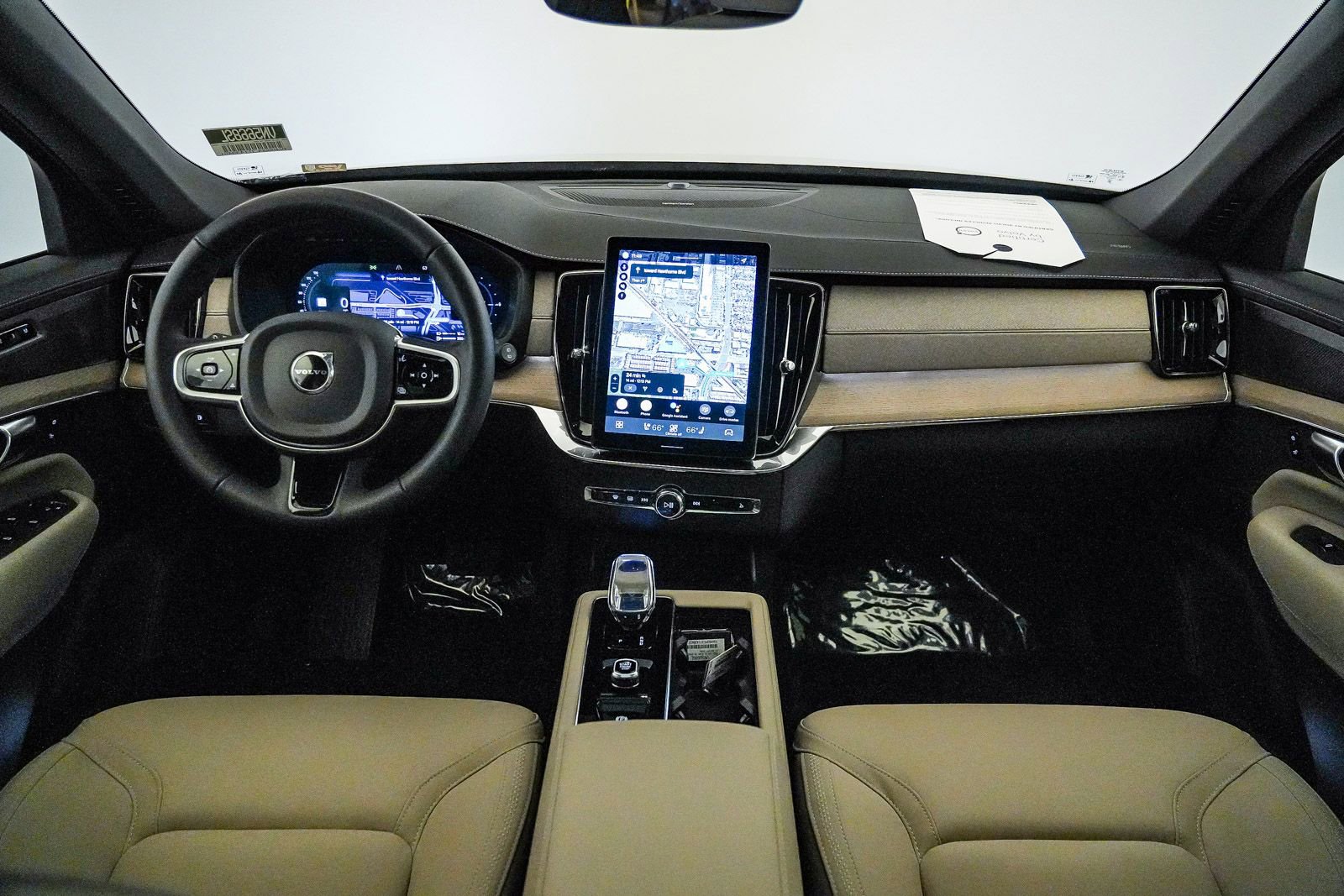 Certified 2026 Volvo XC90 T8 Plus w/ Protection Package Premier AWD/4WD image 13